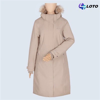 Podstavljena parka žena